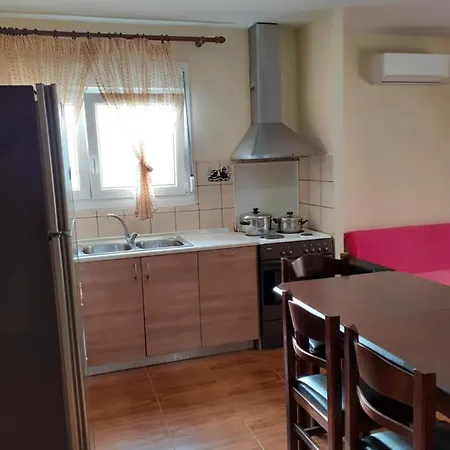 Dimis Apartment *